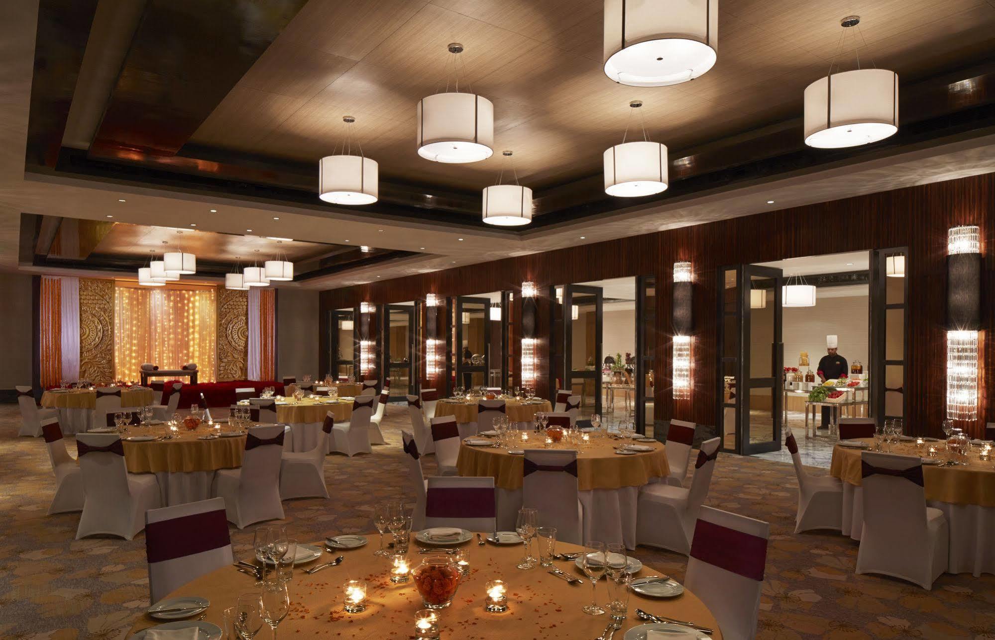 Courtyard By Marriott Bilaspur Экстерьер фото